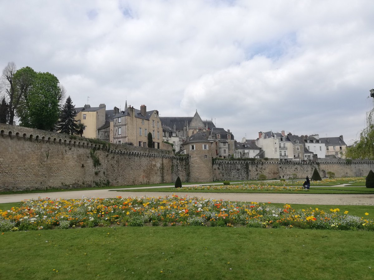 Tagada41's tweet image. Pour finir le périple breton, passage à Vannes... Coup de cœur immédiat ❤️
#perdir2022 #laperdirreviendra