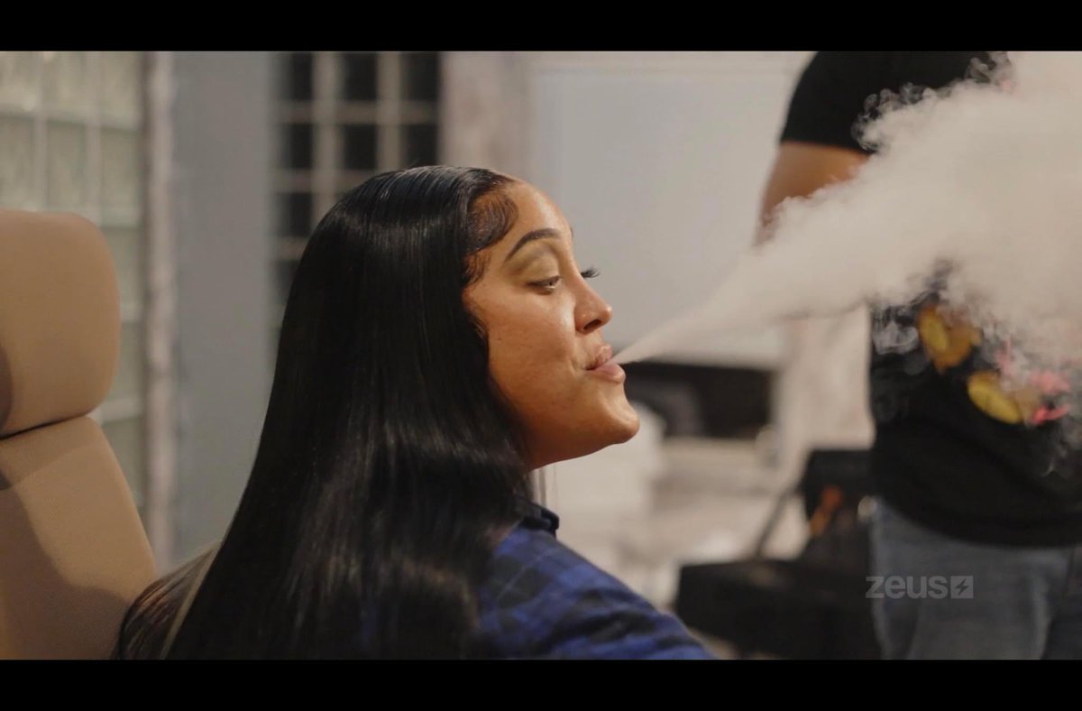 layxsnv's tweet photo. im sorry but how natalie ain’t learn to stop vaping at this angle yet LMAOOOO https://t.co/Ic9g4KVWva