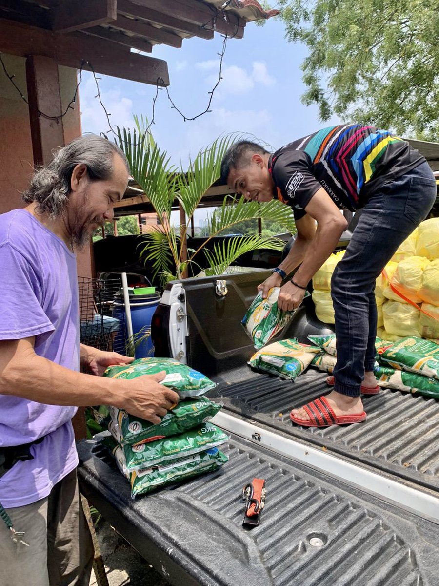 Happy Bank tweet media