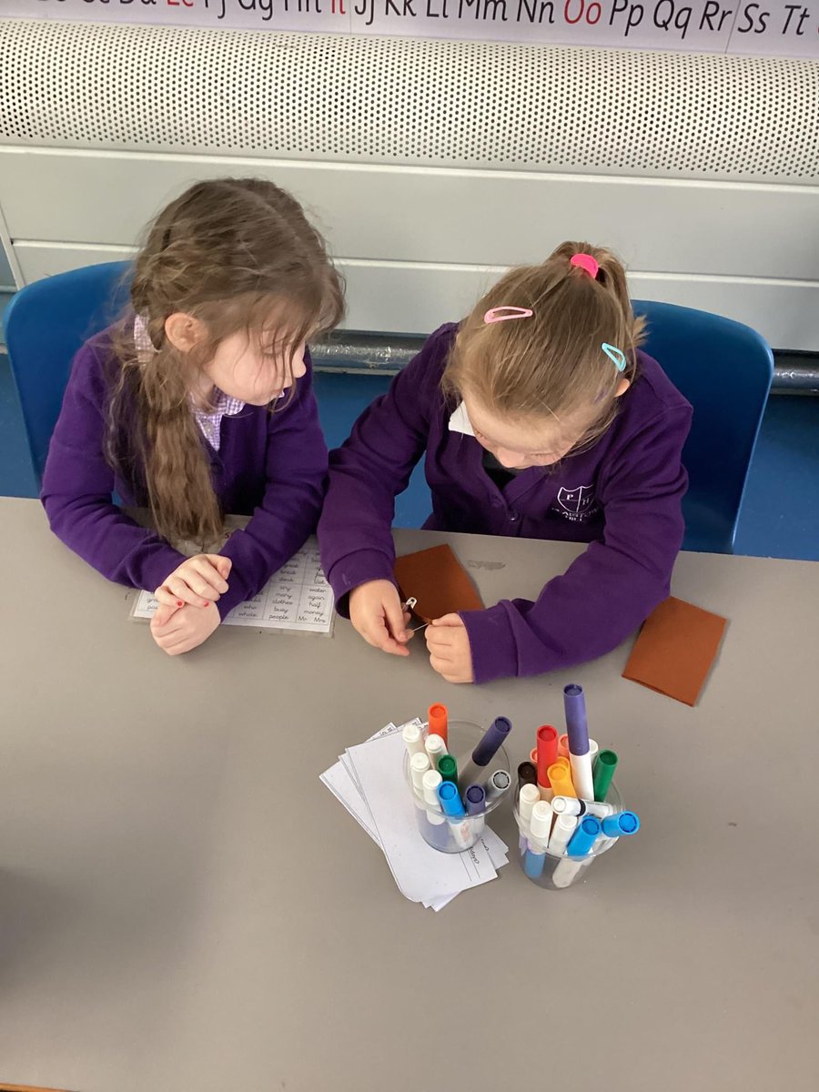 plaistowhill's tweet photo. Badger class has been enjoying learning about joining this week in DT. The children are excited about making their own puppets later in the term!
#PlaistowHill #Plymouth #school #HorizonMAT #KS1 https://t.co/Ju9o5xS1H5