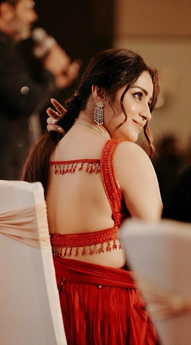 FuQMq_zXgBM9HoB?format=jpg&name=small