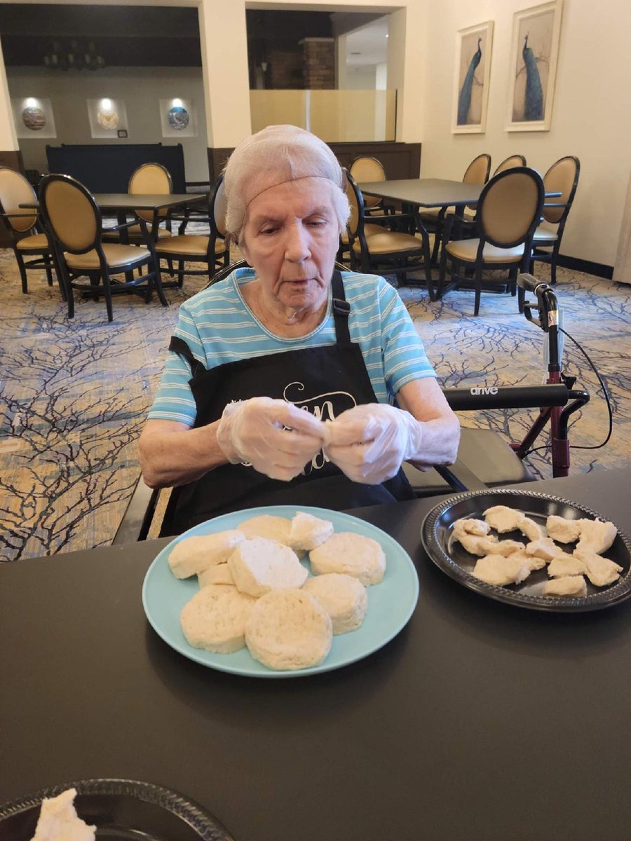 RiverTerraceHC's tweet photo. There was no monkeying around during creative cooking club🙊👩‍🍳
Our newest recipe- Chocolate chip monkey bread. You could even say these ladies went bananas over how delicious it was!
#trilogyliving #creativecookingclub https://t.co/MAmqm8hfO8