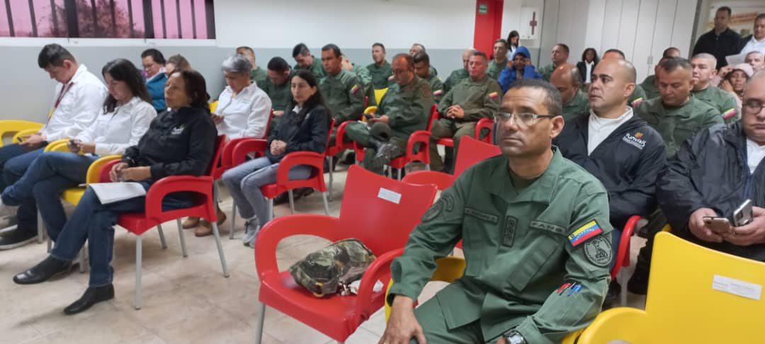iaesen_umbv's tweet photo. #20Abr En el marco de la UC. Gestión de Riesgos y Administración de Desastres, los #Maestrandos en Seguridad de la Nación Cohorte 2022-2023 realizaron una visita académica a Funvisis, dónde fueron recibidos por el VA. Roberto Betancourt Arocha y el personal de esta institución. https://t.co/qlx1t0tmUq