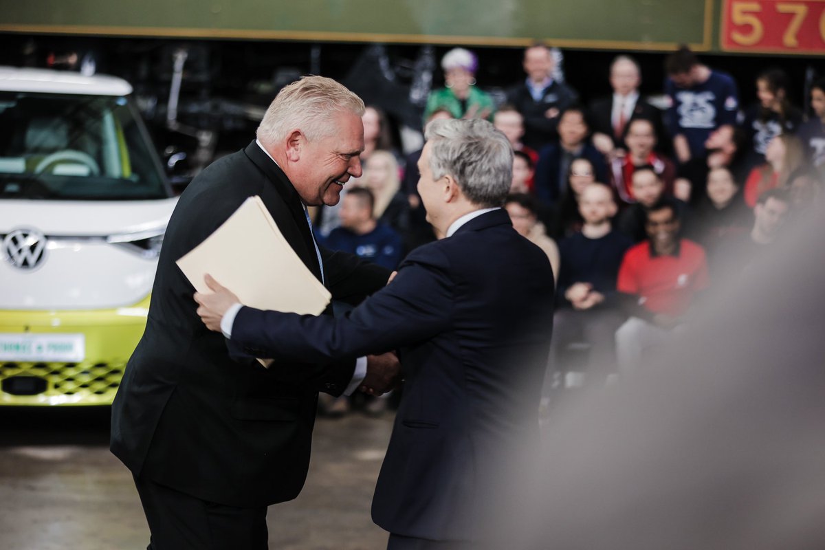 fordnation's tweet photo. Today, we welcomed the largest automotive manufacturing investment in Ontario's history, with @VW investing $7 billion in a new #ElectricVehicle battery plant in St. Thomas.

Welcome to Team Ontario, Volkswagen!

https://t.co/zNeTsMZTvV https://t.co/O4w89v54ka