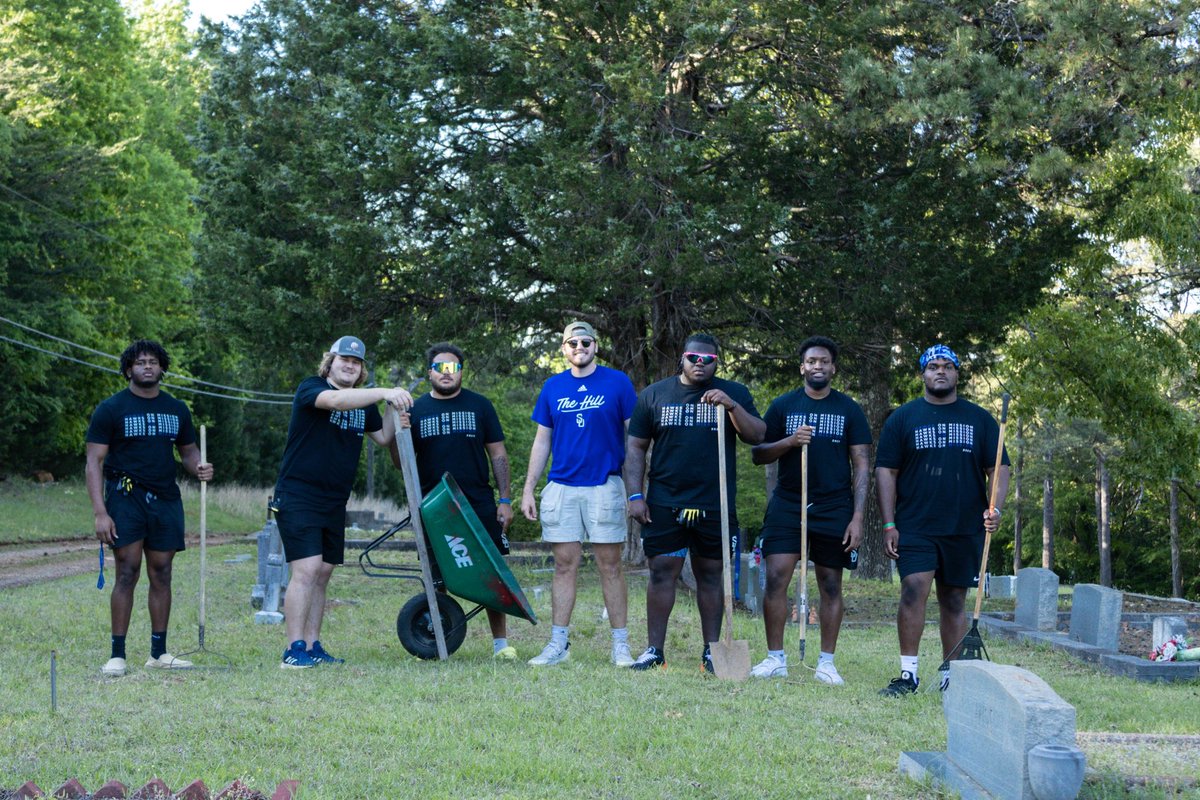 Shorter Hawks Football tweet media