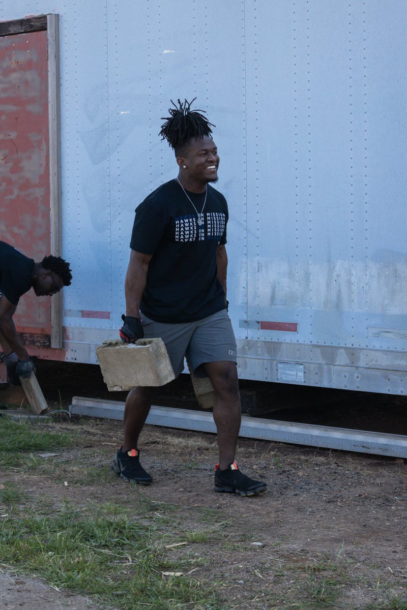 Shorter Hawks Football tweet media