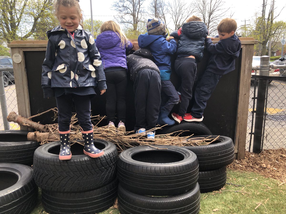 It takes a lot of balance to hang out in room 101! 
#grossmotor #outdoorclassroom #balance