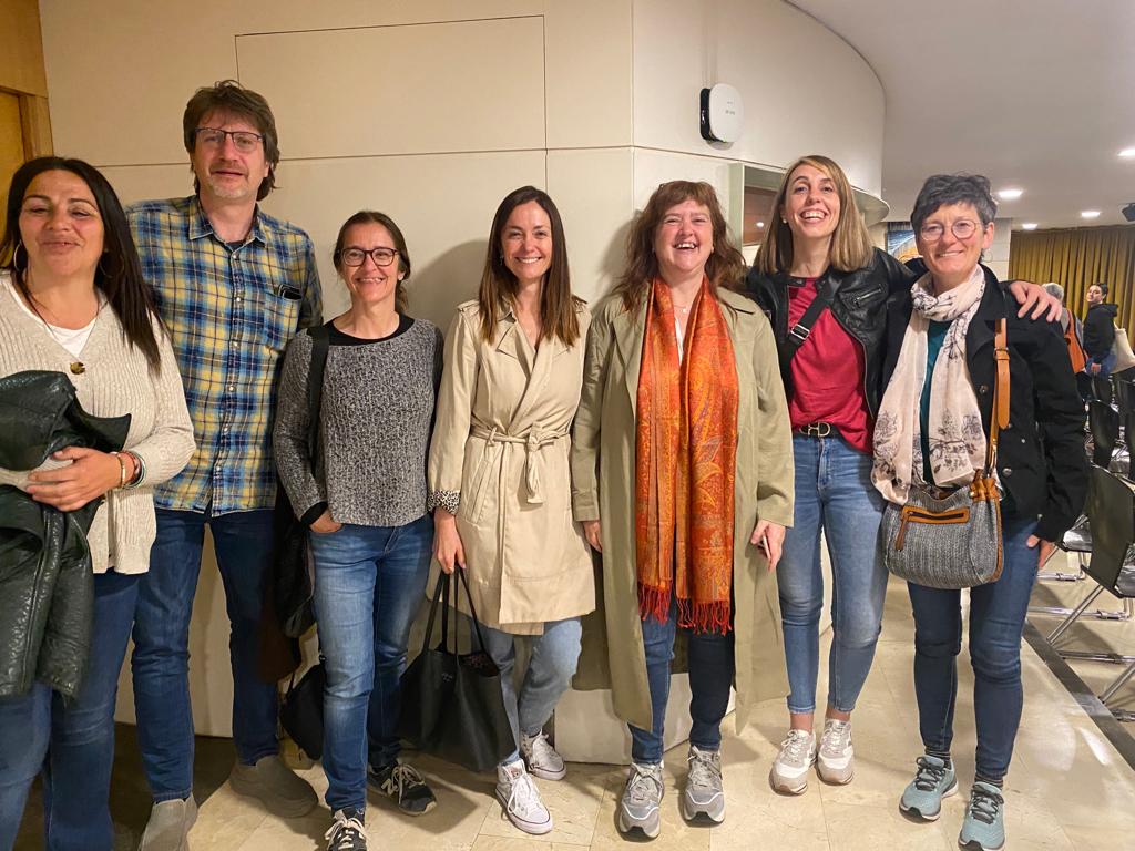 DuranoRoser1's tweet photo. Les #TSSanitàries de @icspirineu representant el territori a la Jornada d'avui. Equipàss!☝😉❤ https://t.co/k6FGMYjGlI