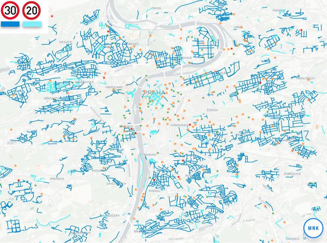 mestemnakole's tweet photo. Zajímavost: mapa zklidněných čtvrtí proložená nehodami lidí na kole. Ty se odehrávají hlavně tam, kde je vyšší povolená rychlost. 💥🚲 https://t.co/Tw5a7EGpos