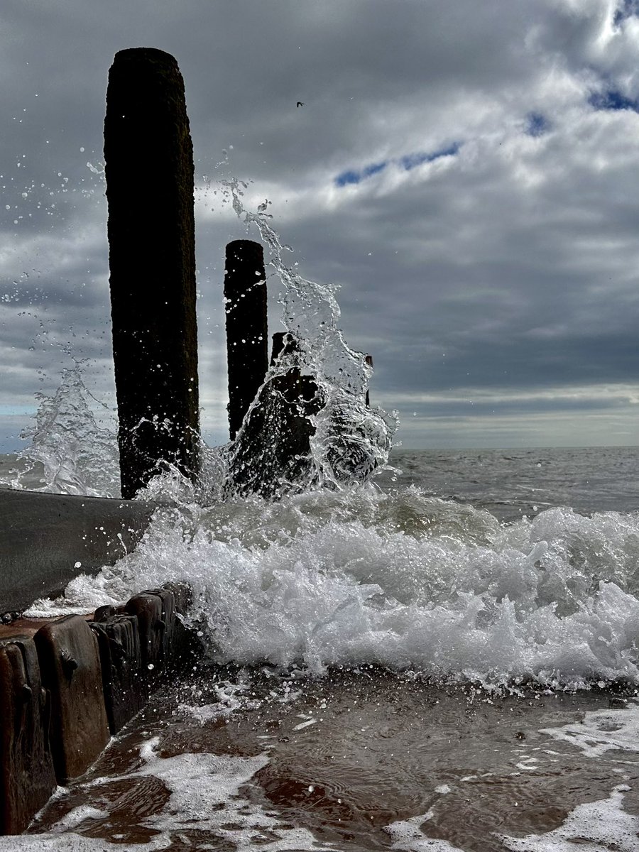 BlithSpirit's tweet photo. You don't get into something to test the waters. You get into things to make waves   @PiersSociety @Teignbridge @teignnews @VisitDevon @TeignmouthLove @TeignTourism @TeignmouthPier @TeignHeritage @ClubTeignmouth https://t.co/9BJum9RxmR
