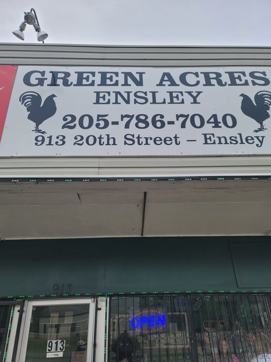 CoachKLBs's tweet photo. Recruiting in Birmingham, AL today had to stop by and get some Green Acres!! #BHAM #CRUITING #RoadWarrior https://t.co/sBNFS6Uopz