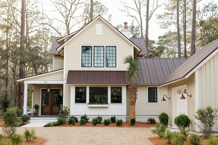PreferredElite's tweet photo. ✨✨ Our metal roofs are highly durable and can withstand extreme weather conditions. They also have a longer lifespan compared to other roofing materials, and they require less maintenance over time. #RoofingMaterials #MetalRoofs https://t.co/2mtN038ZK6 https://t.co/WB82P7W0j1