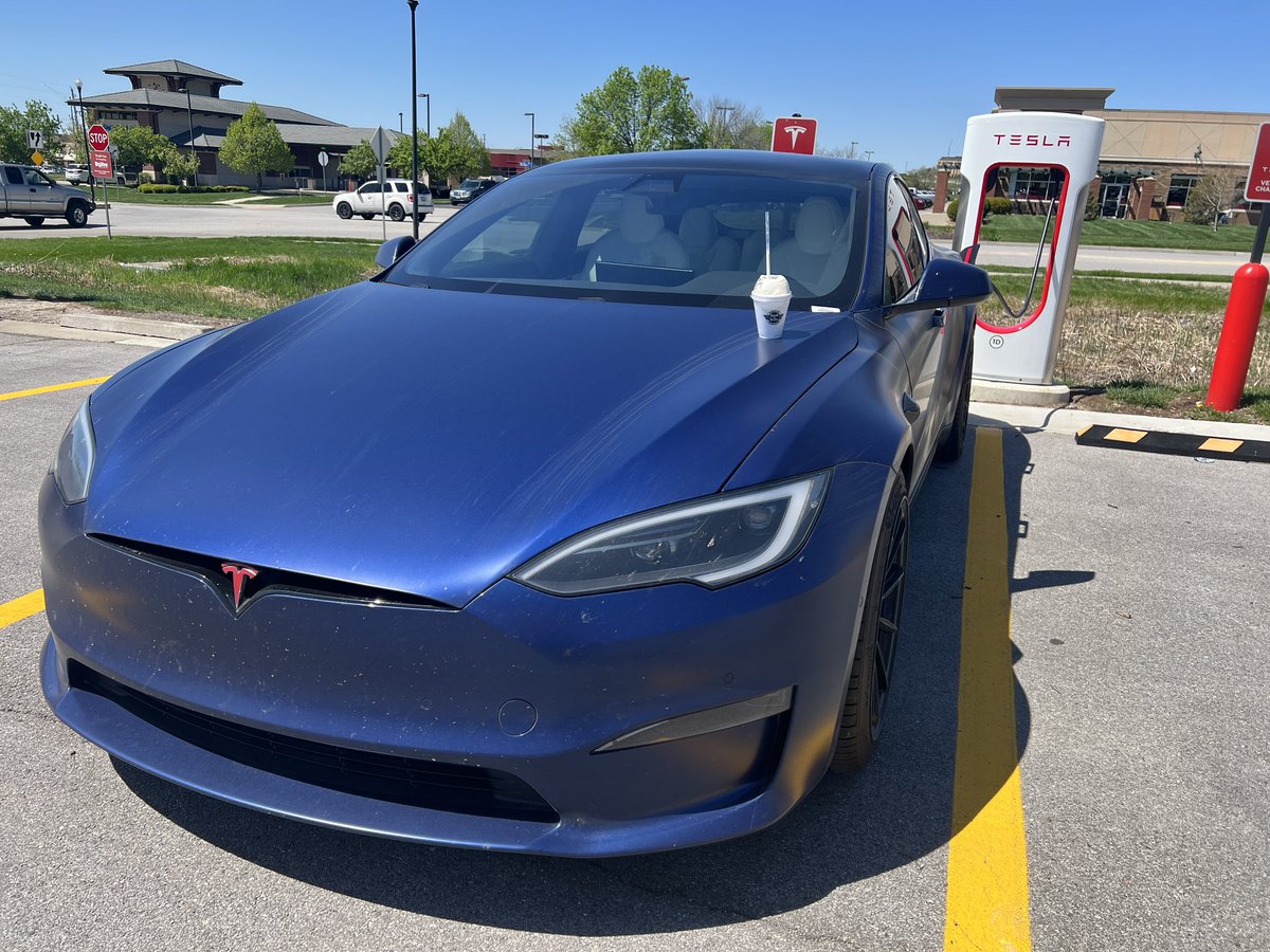 PlaidSyrup's tweet photo. Liberty, MO for one last charge before home….and Stake N Shake. https://t.co/AjPtGhJJZP