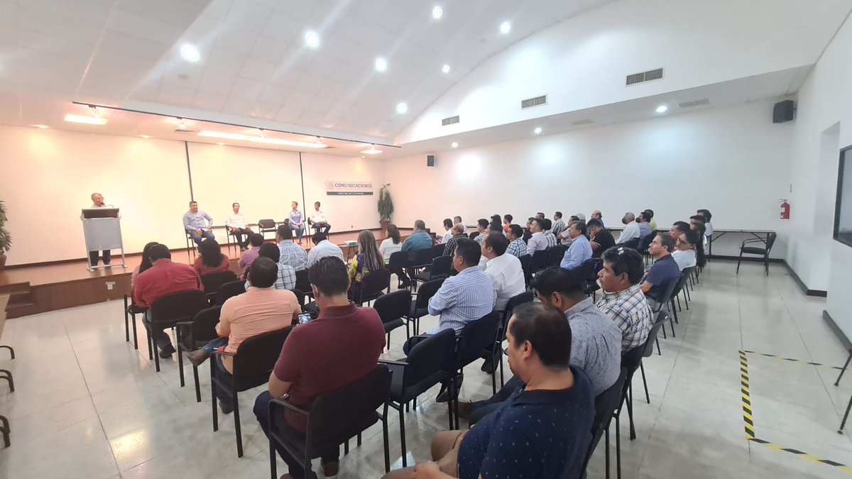 AMIVTAC_Chiapas's tweet image. Damos inicio a las pláticas "Buenas Prácticas Ambientales en los Trabajos de Conservación de Carreteras" con el Ing. Leonardo Díaz Córdova.

#amivtacchiapas
#sictchiapas
#CICH
#PrácticasAmbientales