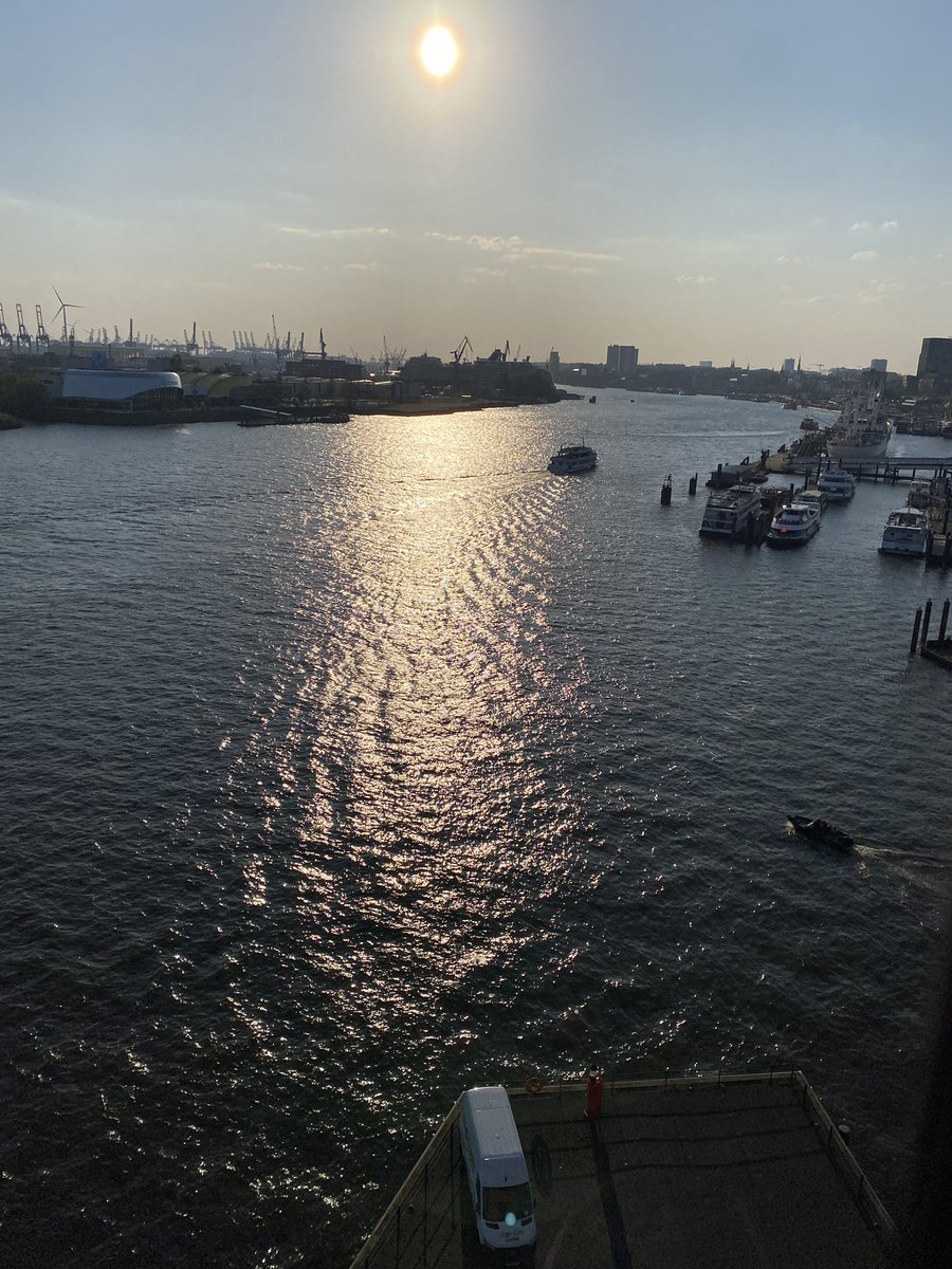 fiete_stegers's tweet photo. Ahoi @quiztime crowd, here’s your challenge: How recent is this picture? 

🔁 to invite others
🤝 cooperation is welcome
✅ Solutions below👇🏻 the GIF-tweet
💬 Explain how you did it
#fridayquiz #verification #chronolocation #OSINT https://t.co/KbQlGDXpBj