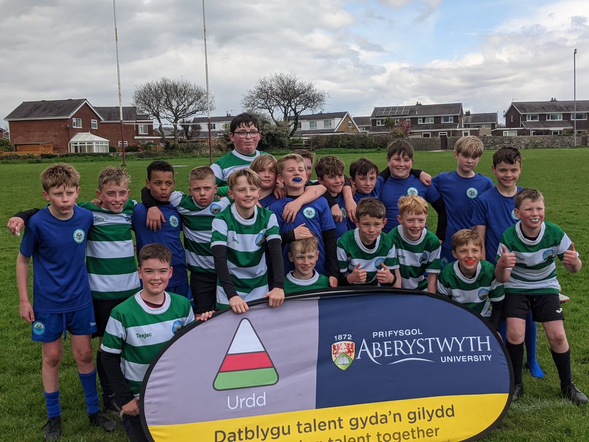 ysgolygarnedd's tweet photo. Tim y bechgyn yn ennill cystadleuaeth Yr Urdd. Curo Ysgol Y Faenol yn y ffeinal! Y tîm rwan yn mynd drwadd i ffeinals Cymru yn Aberystwyth Mai 14eg. https://t.co/ytOXPeYl6g