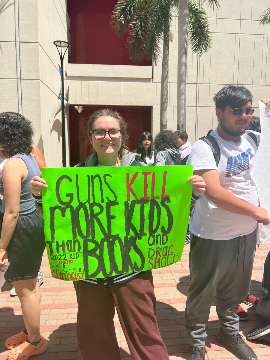 WPTV's tweet photo. #NEW: Students at School for Advanced Studies in Miami-Dade County hold walkout over Florida's education policies. Courtesy: Melanie Mahmoodi https://t.co/JeskMmpyW2 https://t.co/QZCBAz0ubK