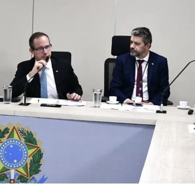 Parabéns amigos/irmãos <a href="/cappelli/">cappelli</a> , novo Ministro do Gabinete de Segurança Institucional e <a href="/joelbenin/">Joel Fernando Benin</a> que o acompanha nesta importante missão. A firmeza, caráter e competência emprestadas qdo da intervenção fed na seg do DF, levadas ao ministério. Não poderia haver melhor escolha.