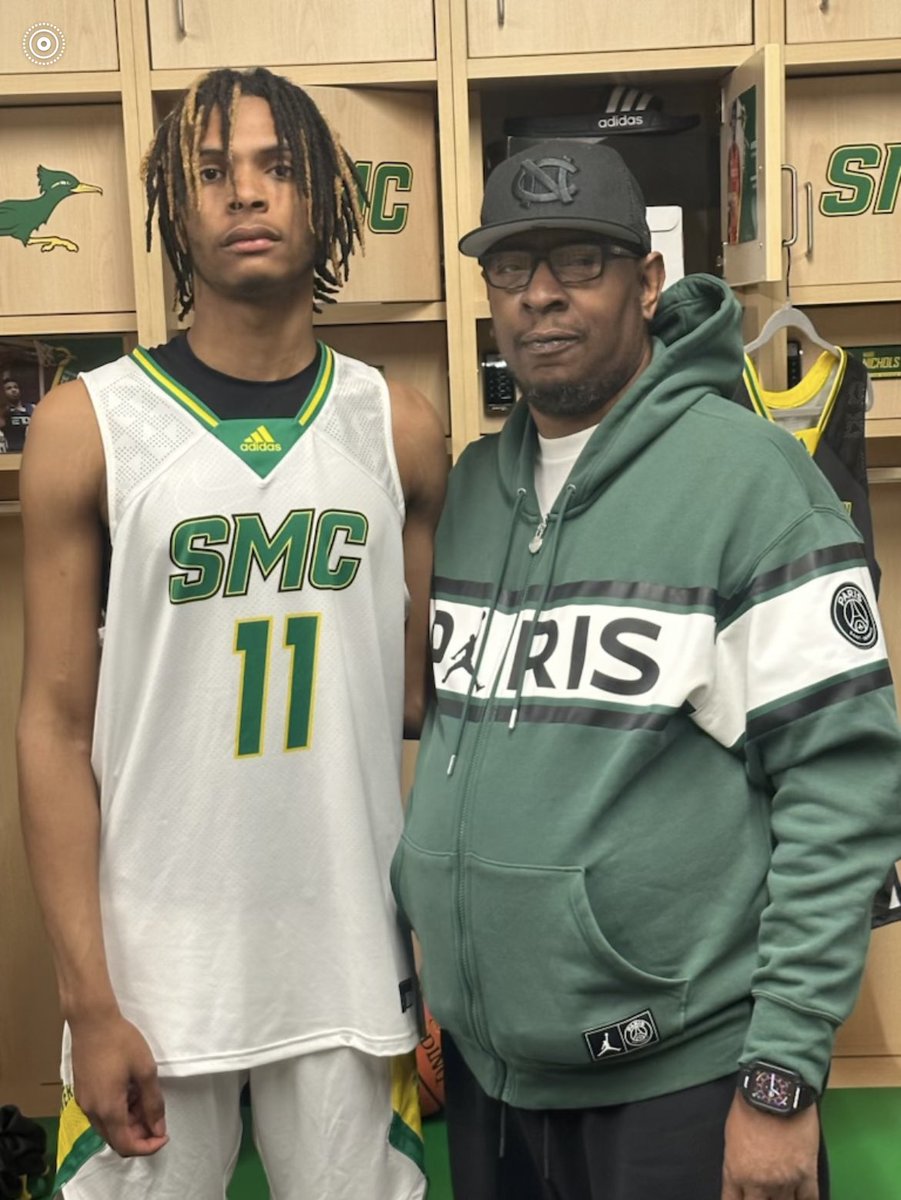 ssuburbanhoops's tweet photo. Nothing more powerful on the planet than watching a father fully committed to his son, that’s just fully committed to college.

Y’all show some love to 6’7 Aries Hull (Bolingbrook) that just committed to Southwestern Michigan College under Coach Rodell Davis. 

Aries is the son of our OWN Barron Hull 

Maaan listen. I’m over here pumped looking at this picture 

So freakin Proud 💯🖤👊🏾