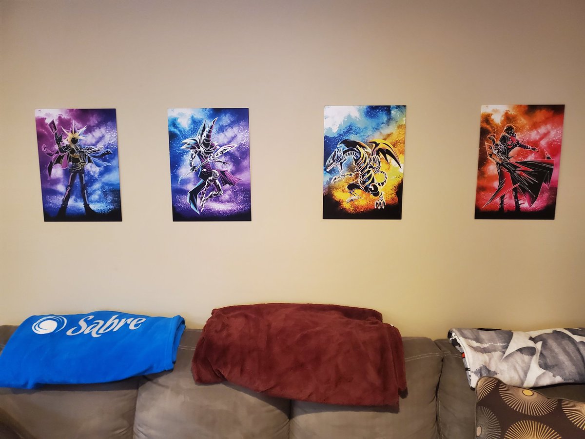Axelthebigdog's tweet image. Got some displates to help fill out my living room, really liking how they brighten up the place!