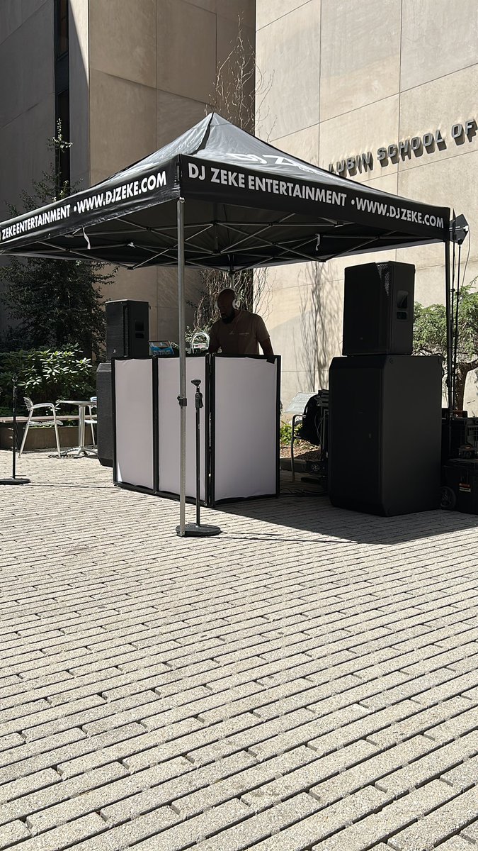 dj zeke is crushing it!!! <a href="/PaceUniversity/">Pace University</a>