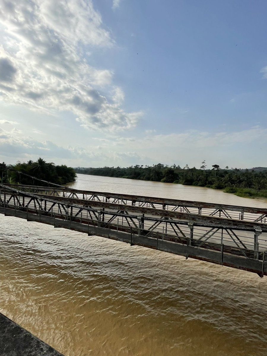 KafuiDey's tweet image. Current state of the Pra River, just few minutes ago!

📸 : @KobbyKyei_ 

#StopGalamseyNow