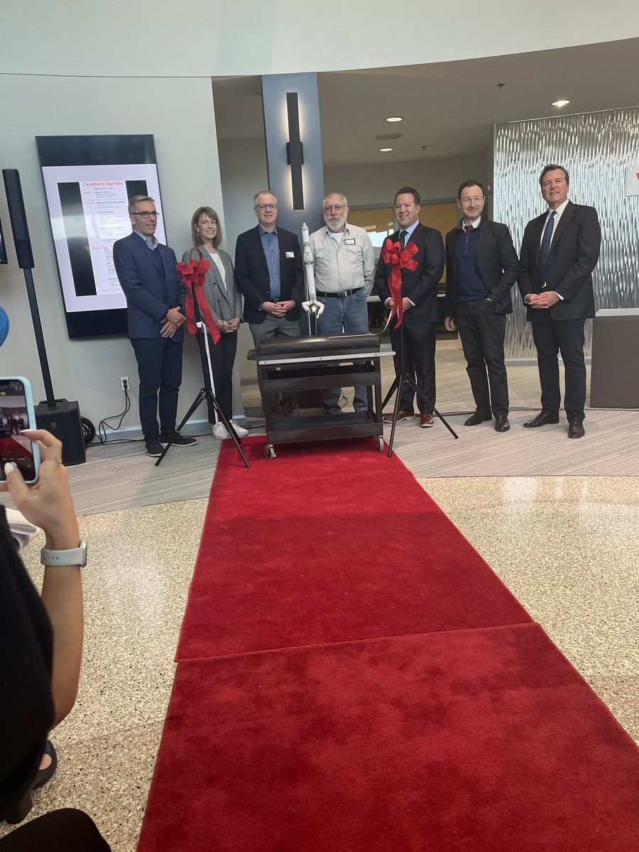 apannier2's tweet photo. What a wonderful morning celebrating our friend (and N2025 co-chair) on opening of new Virtual Incision HQs! @RBevins @ShaneFarritor @ssheridan2 @RonnieDGreen @MIRA_by_VIC https://t.co/dTXLYc4qym