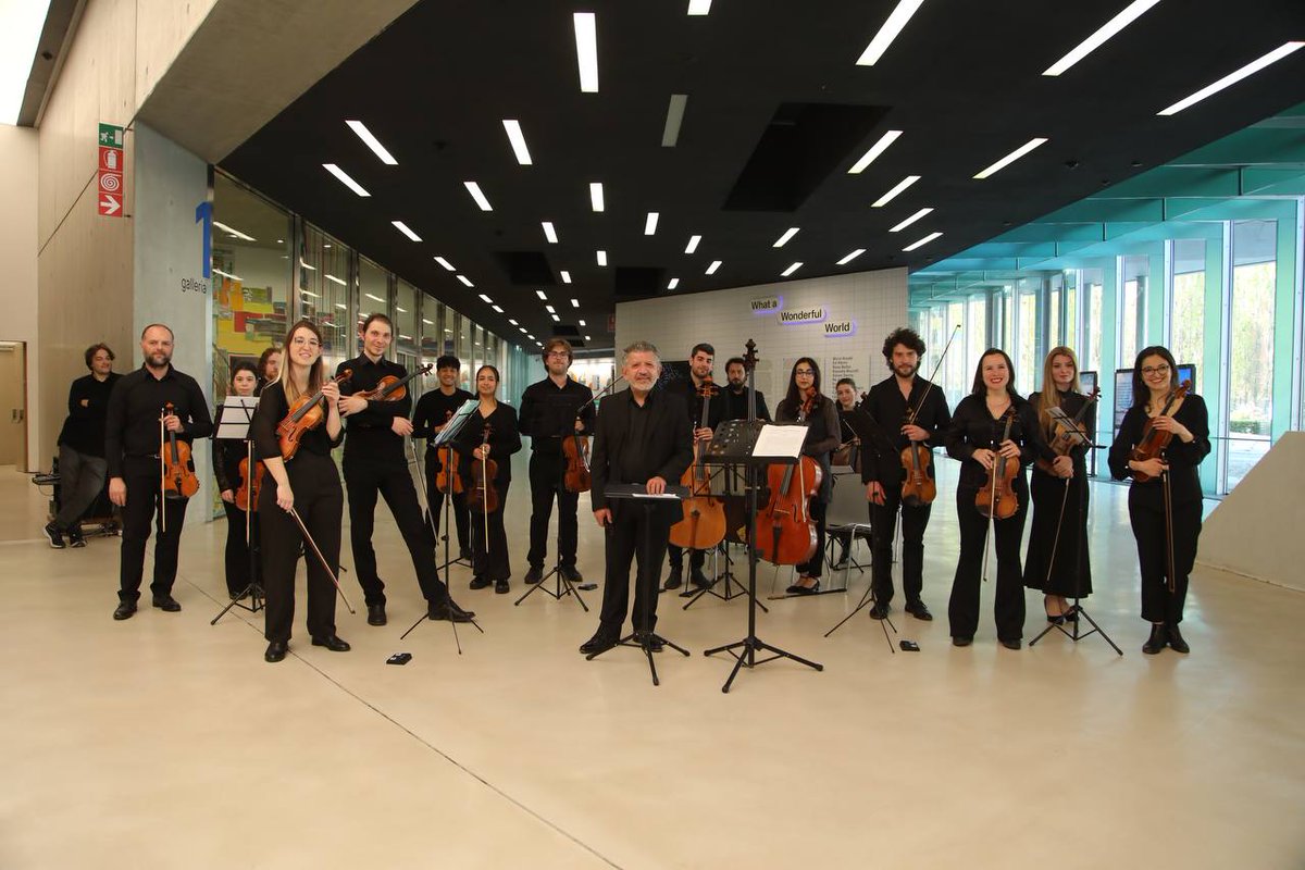 Museo_MAXXI's tweet photo. Un ponte tra antico e contemporaneo: per il #natalediroma il MAXXI e @LDO_Fondazione celebrano Enea, fondatore di una civiltà accogliente, con una giornata di concerto e reading tra l' Heeron di Enea e il Museo, nello spirito di una cultura fondata sull’integrazione. https://t.co/KXMh1YQXik