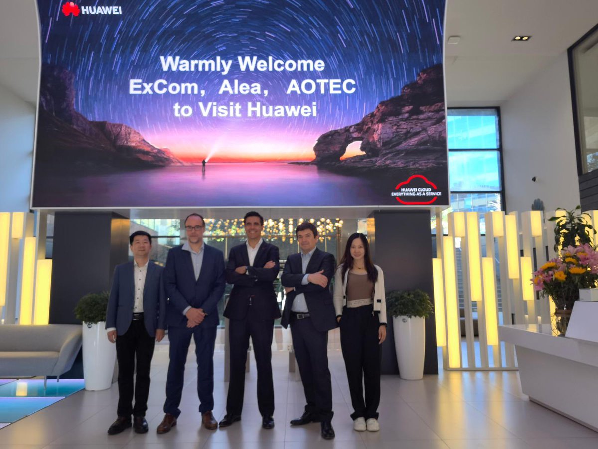 aotec_es's tweet photo. 𝐄𝐥 𝐩𝐫𝐢𝐦𝐞𝐫 𝐩𝐚𝐬𝐨 𝐩𝐚𝐫𝐚 𝐮𝐧𝐚 𝐚𝐥𝐢𝐚𝐧𝐳𝐚 𝐜𝐥𝐨𝐮𝐝 𝐀𝐎𝐓𝐄𝐂 - 𝐄𝐱𝐜𝐨𝐦- 𝐀𝐥𝐞𝐚 𝐒𝐨𝐥𝐮𝐜𝐢𝐨𝐧𝐞𝐬-𝐇𝐮𝐚𝐰𝐞𝐢 ⁣

El cloud es cada vez más importante. Por eso hoy damos un paso adelante @aotec_es @AleaSolucionesS @grupoexcom @HuaweiEmpresas . https://t.co/RcwzlGcVOw