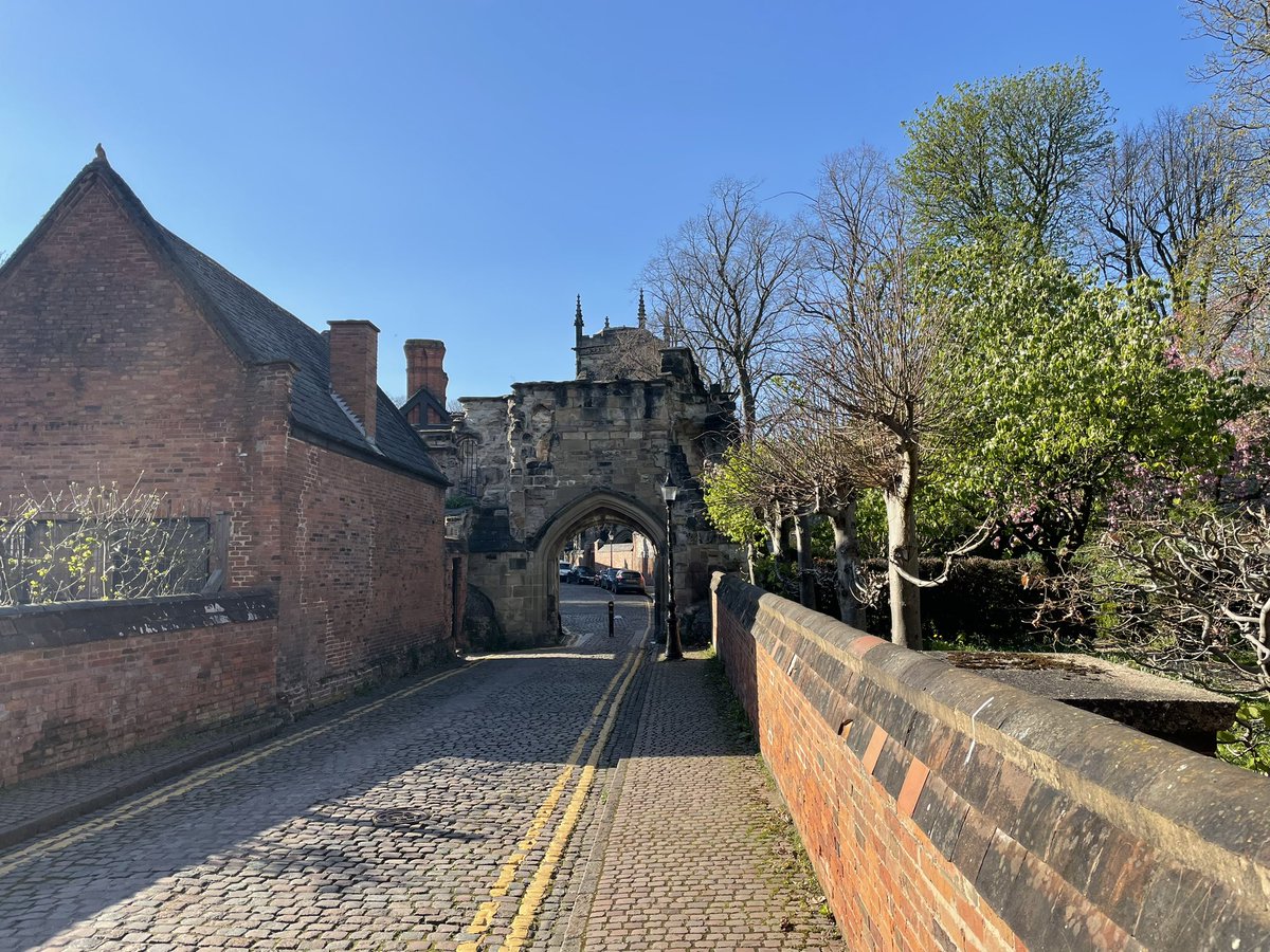 JulieH_Psyc's tweet photo. Home from #ANTF2023 - thanks to all for an inspirational couple of days! Shout out to @juliette_jules & @AdvanceHE for organising, @RosejGann for scholarship mapping, @HalehMoravej @DebbieHolley1 & @CleggDr for joining my innovation panel, & all who came to #ProfsInPrep workshop! https://t.co/MnlvYSi4bP