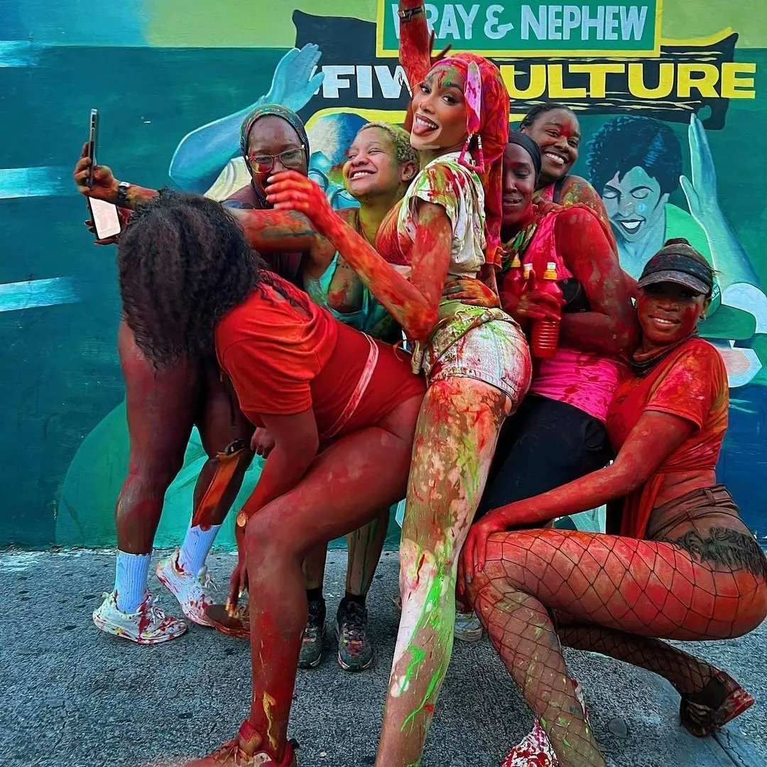 DeadlyLDN's tweet photo. 🇯🇲 JOUVERT! 🇯🇲This years carnival in Jamaica was full of star appearances, with our girl @winnieharlow repping the culture hard once again🔥Who else did we spot at Carnival this year? 👀 #DEADLY 

Photo Credit: Winnie Harlow https://t.co/h96QdEuIJa