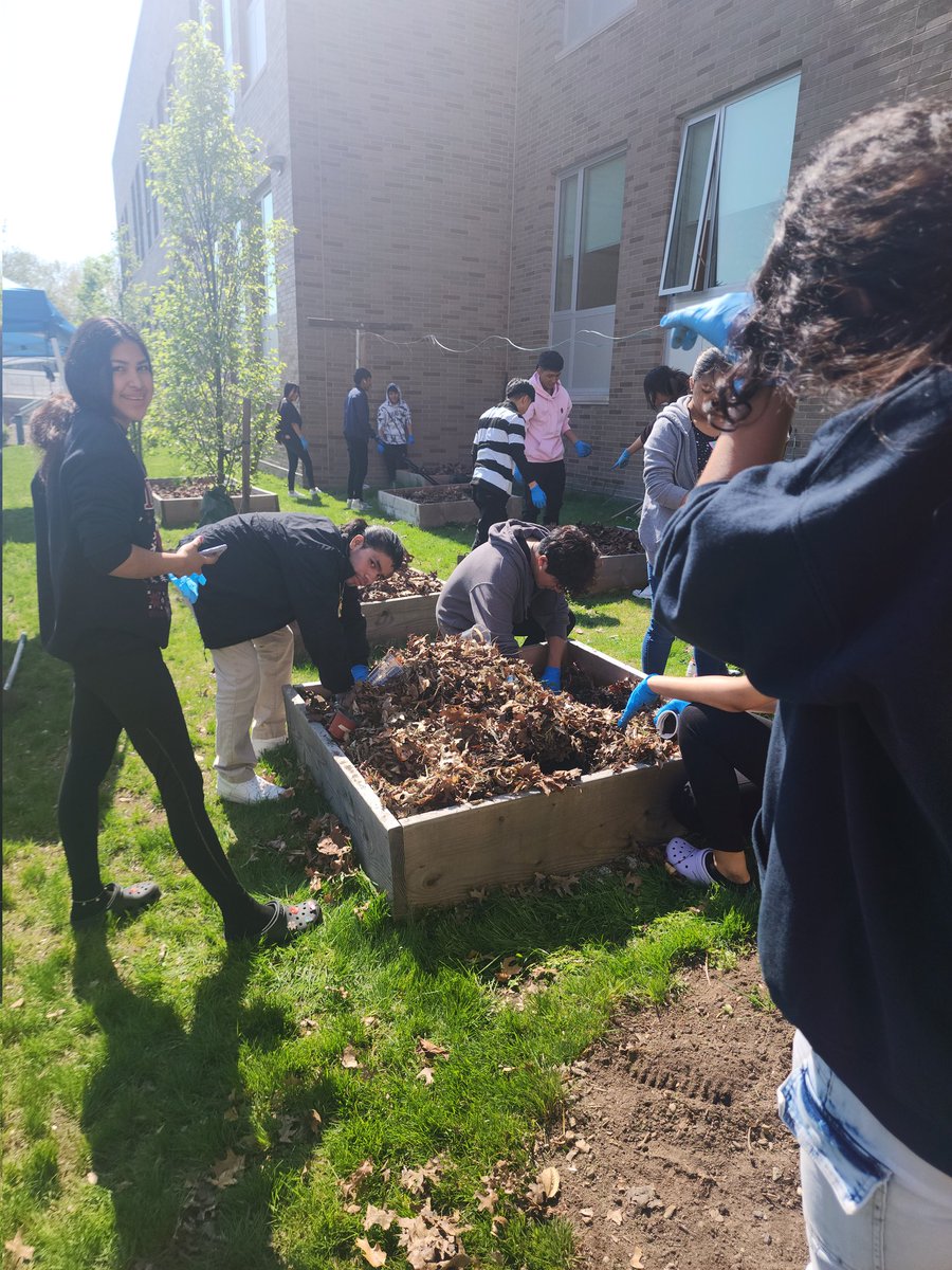 OHS Science Department celebrates Earth Day 2023! OHS students explained they wanted to make the environment more beautiful by only using recycled  materials. #movingintogreatness #orange #goodtogreat <a href="/BelalShadin/">Shadin Belal</a> <a href="/Bfearlessleader/">Jason Belton</a> <a href="/OHSFrantan/">Anthony Frantantoni - OHS</a>
