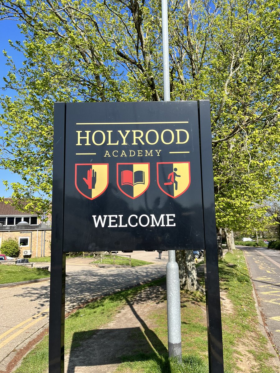 First week at <a href="/HolyroodAcademy/">Holyrood Academy</a> ✅ #newchapter