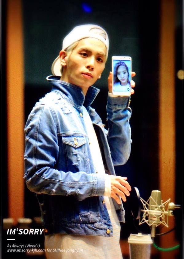 jjongweb's tweet image. talking to the moon as always every night