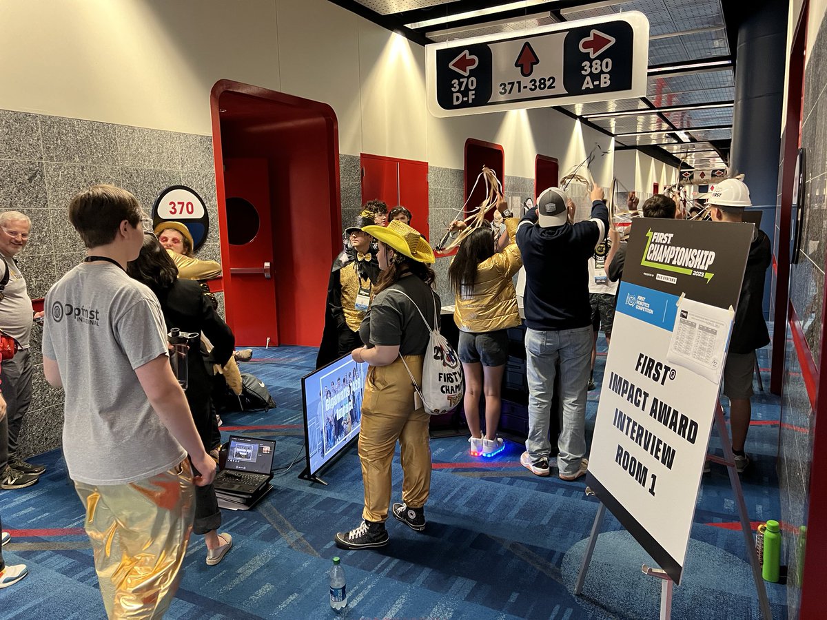 #FIRSTchamps IMPACT TEAM #puttingontheglitz 🤩🤩🤩#staygolden EVERYONE!! <a href="/FIRSTweets/">FIRST</a> <a href="/FIRSTinAlabama/">FIRST in Alabama</a>