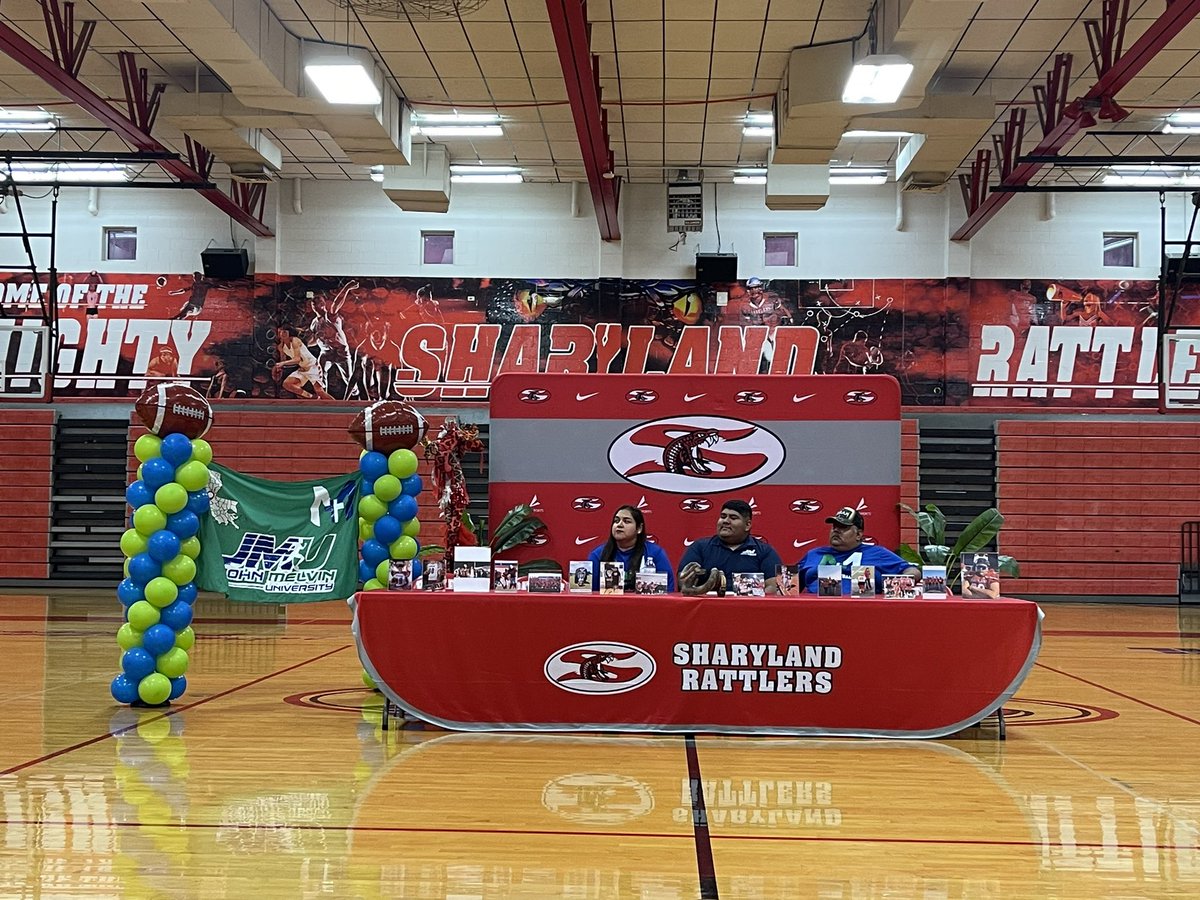 TheLatestStrike's tweet photo. Congrats to Cesar Mares who is signing a National Letter of Intent to participate in football at John Melvin University! #SharylandProud https://t.co/pnl3BUzaxp