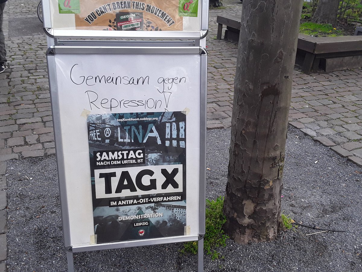 ES_REICHT_OB's tweet photo. Gemeinsamer Infostand mit den Genoss*innen der @RoteHilfeeV bei #AlarmSignal im @altenberg #Oberhausen. 
@graupause @sea_punks @Druckluft1979 #pestpocken #FreeLina #tagXantifaost @tagXantifaost_2 @#nonazis https://t.co/Sob3hEBHsY