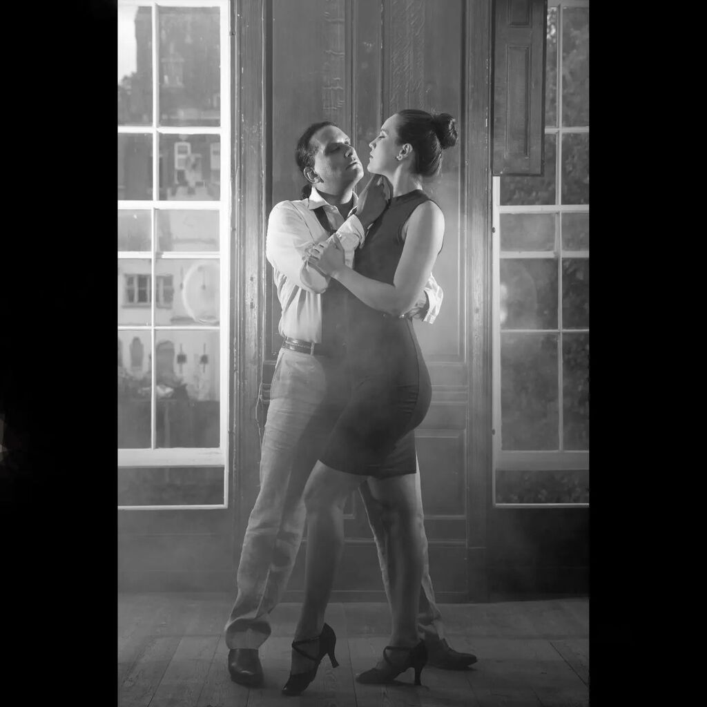 crowofdoom's tweet photo. Dance for me for a minute, and I'll tell you who you are.
⤵️
👱🏻‍♀️: @themarcusmassey @shantielanger
📸: @photographerginocinganelli
📍: Rochester Studios
🎨: Gino Cinganelli 4X2A0179
⤵️​​​​​​​​
@weare.bame @modelspromedia @londonportraitmeetup @londo… https://t.co/u5ObvJwWfa https://t.co/itJ0kCzFc1