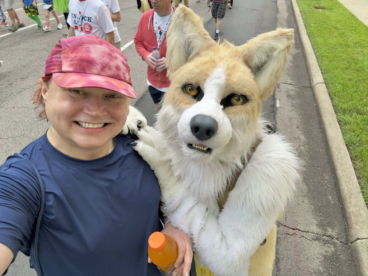 DisplacedEnigma's tweet photo. Here is part two for #FursuitFriday for the #ALSwalk this past weekend.
Featuring @nullstrukt , @kofukitty , @Marks_Barks, @KissMeKarma and Siku! :D
#FursuitsFriday https://t.co/eXzI9J3ytx