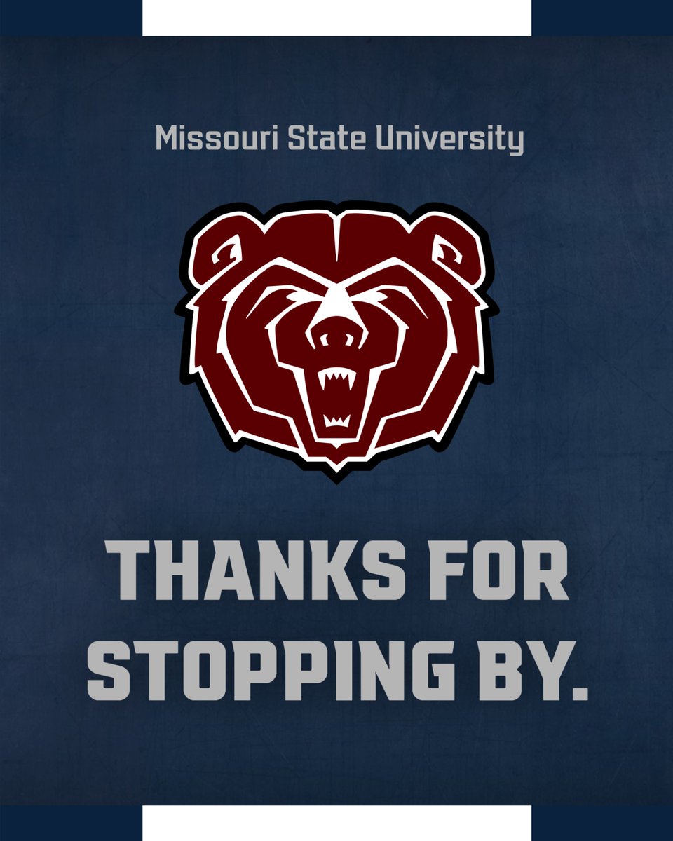 MarquetteFootbl's tweet photo. Appreciate @CoachElliott19 from @MOStateFootball for taking an interest in our athletes at Marquette. Wishing the Bears all the best this season! #Recruiting #NCAA #MissouriStateFootball https://t.co/U9gyAe8j7K