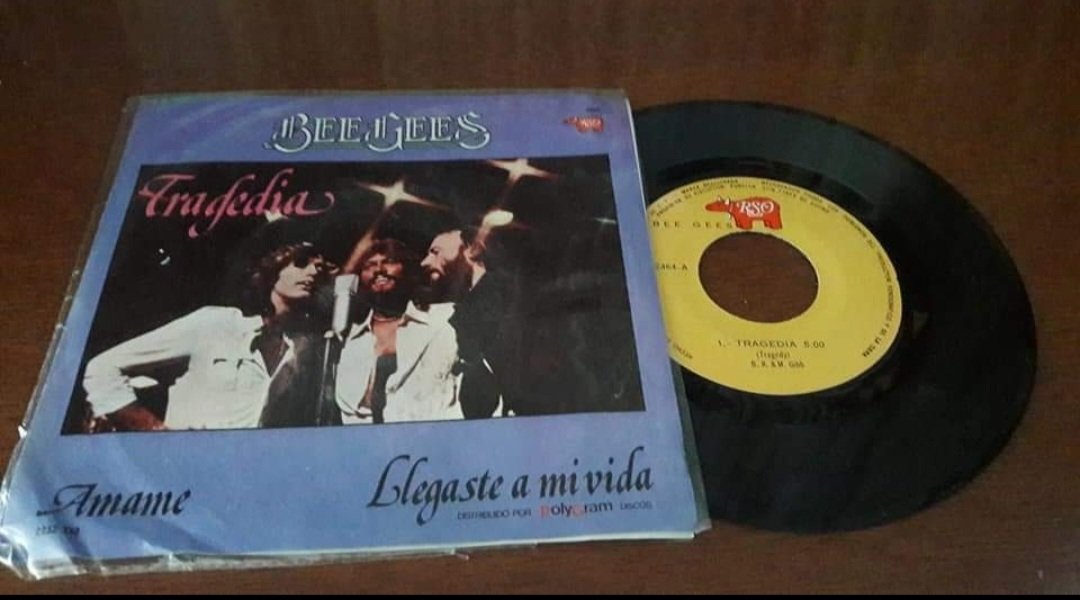 ReynaldoDaz89's tweet photo. #miprimerdisco @marthadebayle este sencillo, me lo compró mi papá en la tienda Blanco, de la Cd de Toluca,  por ahí de 1979. https://t.co/i9Xhma7vlE