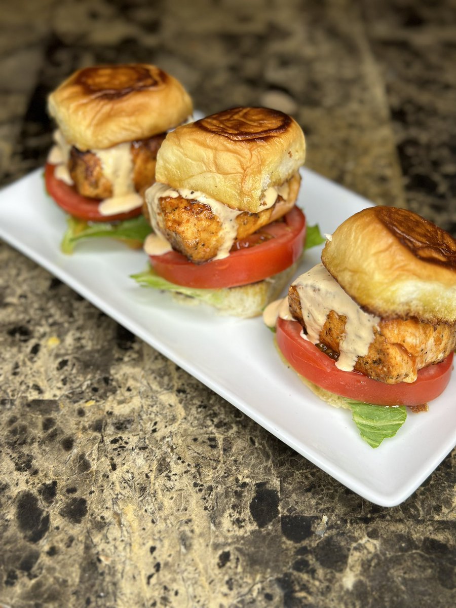 Of course I fixed my client lunch too.. Salmon sliders on Hawaiian rolls!! #AFLFreoDogs  #SnowfallFX #fy #viral #ElonMusk