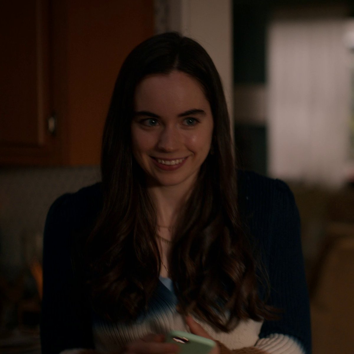 sappy_sappho1's tweet photo. LITERALLY the happiest we have seen callie the entire series is when her mom tells her she was helpful in murder coverup https://t.co/hpsBWgiSFo