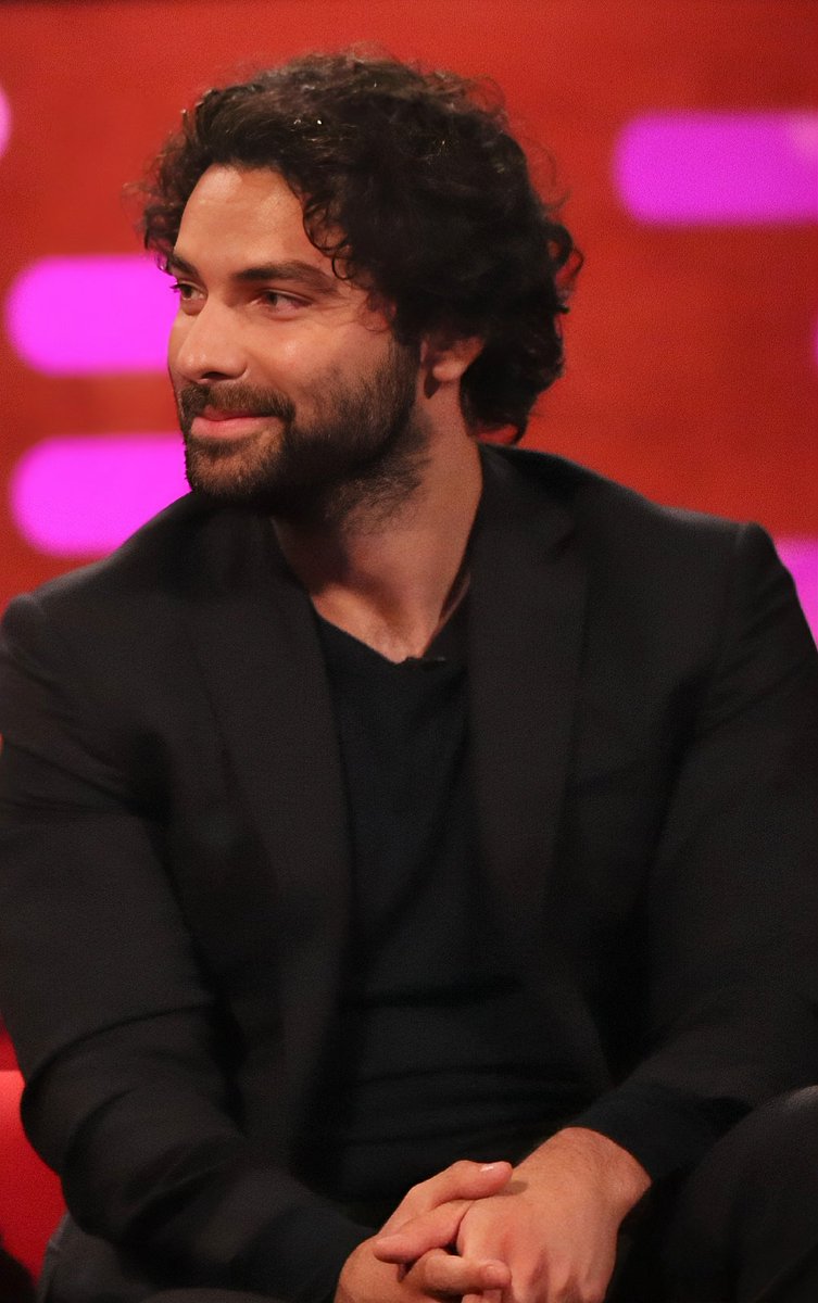 Happy #FurryFriday ❤️
Aidan Turner at #TheGrahamNortonShow in 2018
Photo credit: Press Association
Photo source: thesun.ie/tvandshowbiz/t…
#AidanTurner #Poldark #curls #enhancedphoto #notRemini