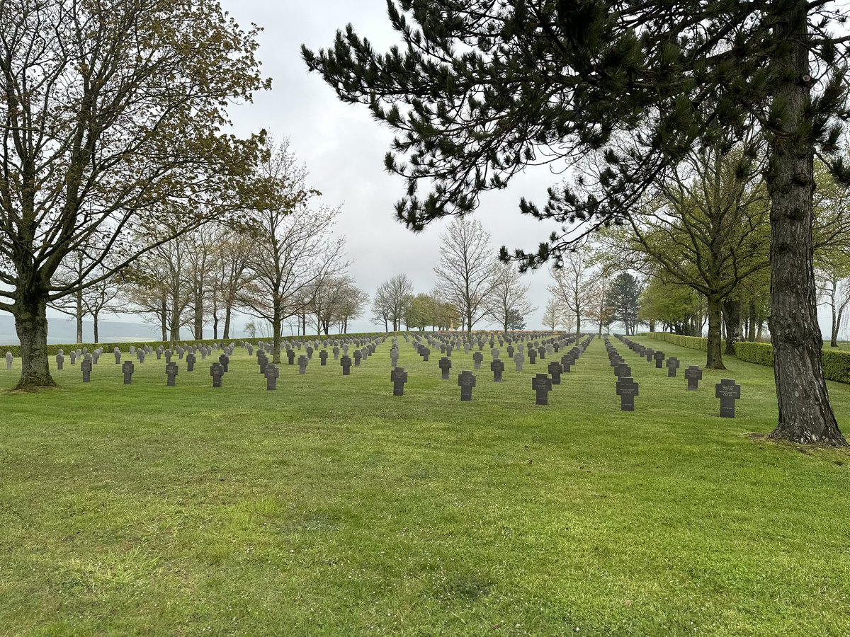 Ri315e's tweet image. #frontlinefriday where am I ? 

4 nationalities within a couple of KMs - Important reminder that the western front had more than just two nations