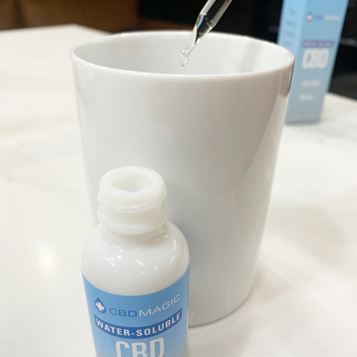 cana_kush's tweet photo. Regular #CBD oil cannot be dissolved or mixed with beverages whereas water-soluble CBD can!
Add to any beverage or drink
Eases stress & anxiety
Quickest & highest absorption rate
Calming & soothing effects #CBDMAGIC CODE: 🍁DOPEPUB🍁 https://t.co/o6MrsPoU0P https://t.co/i02rhLoRWK