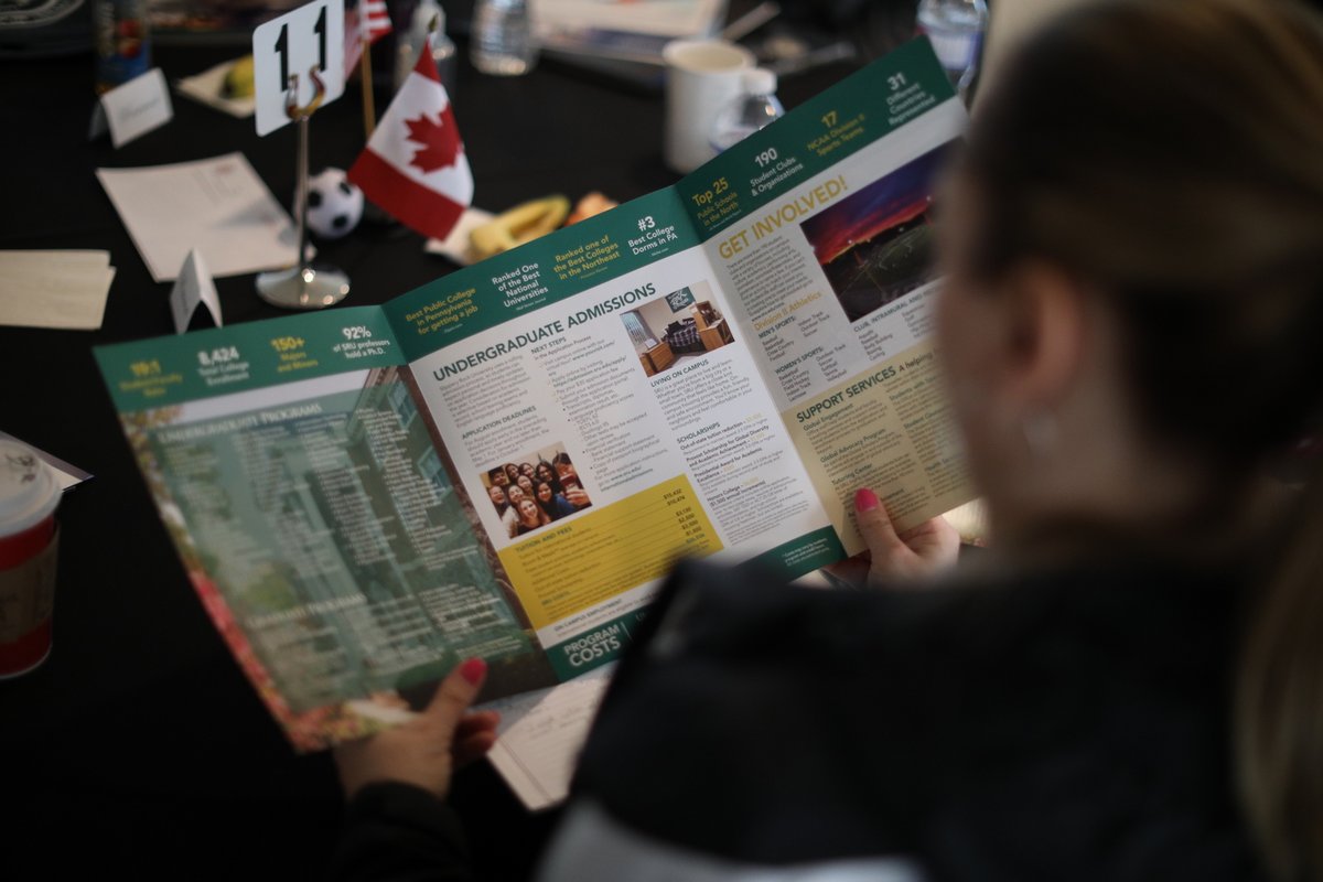 USCollegeExpo's tweet photo. Thanks to all high school counselors who attended the US College Expo Counsellor Day! Join us tomorrow at 9:45am in Toronto for the public event and learn more about US Colleges. Connect with leading institutions and succeed in higher education! 

https://t.co/9JAQFNDLwD https://t.co/BxJB3axefl