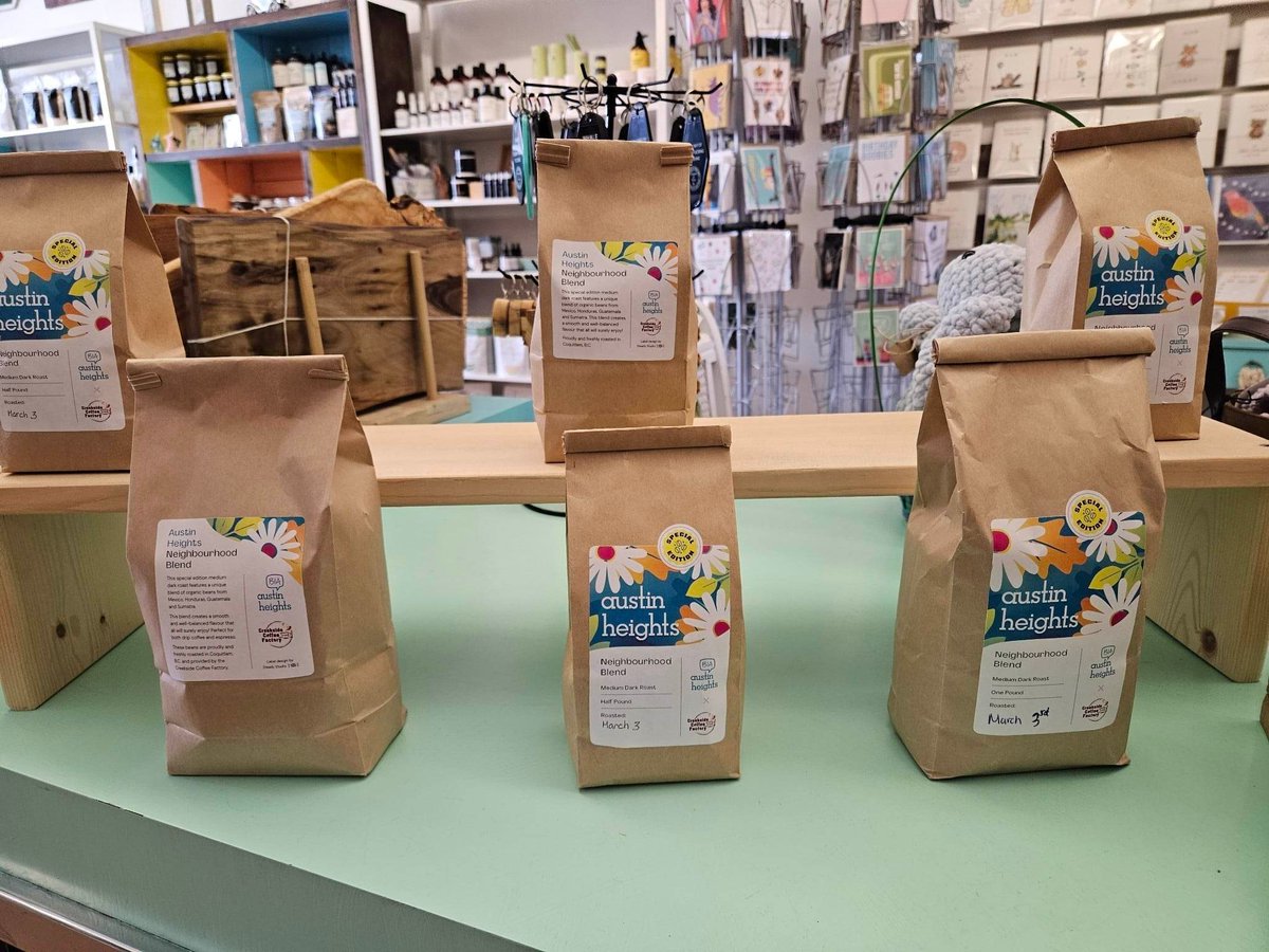 AustinHeights's tweet photo. Out shopping for presents? #AustinHeight's go-to, Artisan Gifts & Flowers, has options to fit anyone on your list!
Not only that, but our Special Edition Austin Heights Neighbourhood Coffee Blend is also available for purchase and would make the perfect addition to any gift 🎁☕ https://t.co/so1mwuiuij