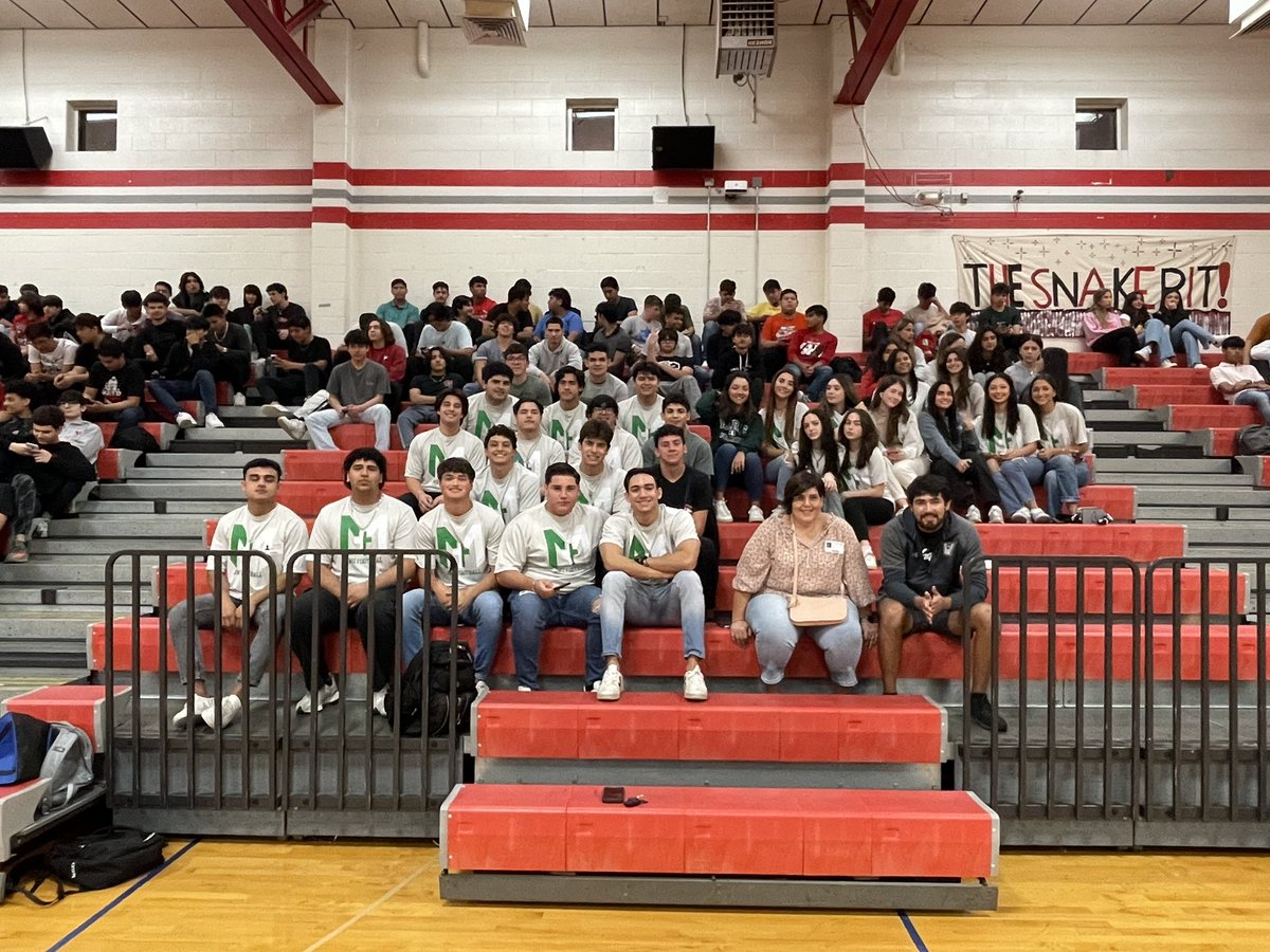 TheLatestStrike's tweet photo. Congrats to Cesar Mares who is signing a National Letter of Intent to participate in football at John Melvin University! #SharylandProud https://t.co/Yz929YoFdI