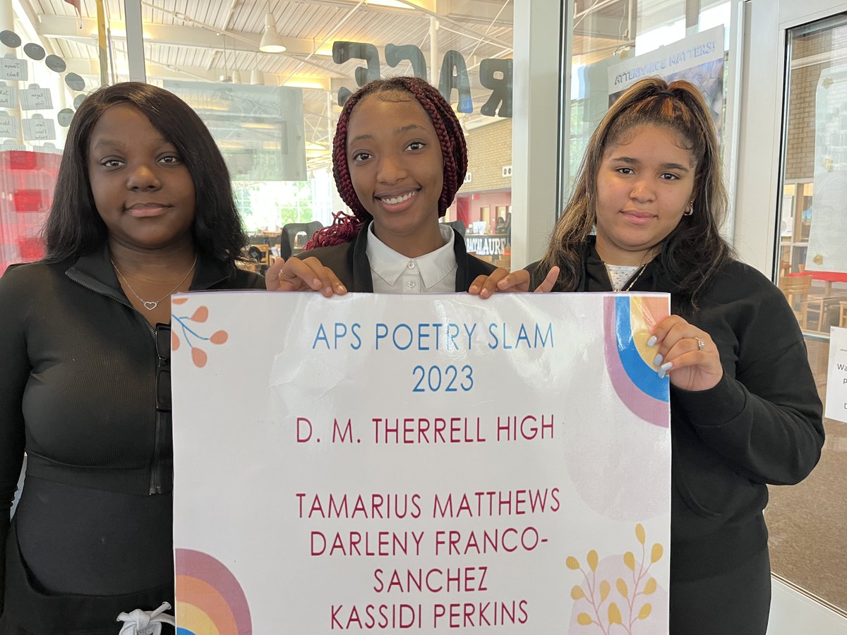 APSTherrell's tweet photo. Good Afternoon Therrell High Families,
Congratulations to our Therrell Panthers, Tamarius Mathews, Derleny Franco-Sanchez, and Kassidi Perkins participated in the 2nd Annual Poetry Slam. Give these amazing Pathers a round of applause. #librarymediaservices #PaperandPoetry 🐾❤️ https://t.co/VpdCMTN3Zt